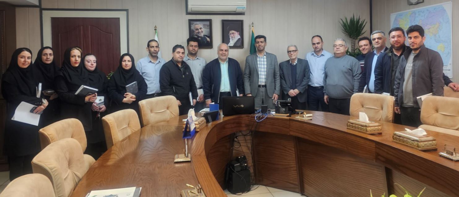 دیدار صمیمانه مدیر عامل شرکت سرمایه گذاری جاهد با کارکنان در آستانه سال نو